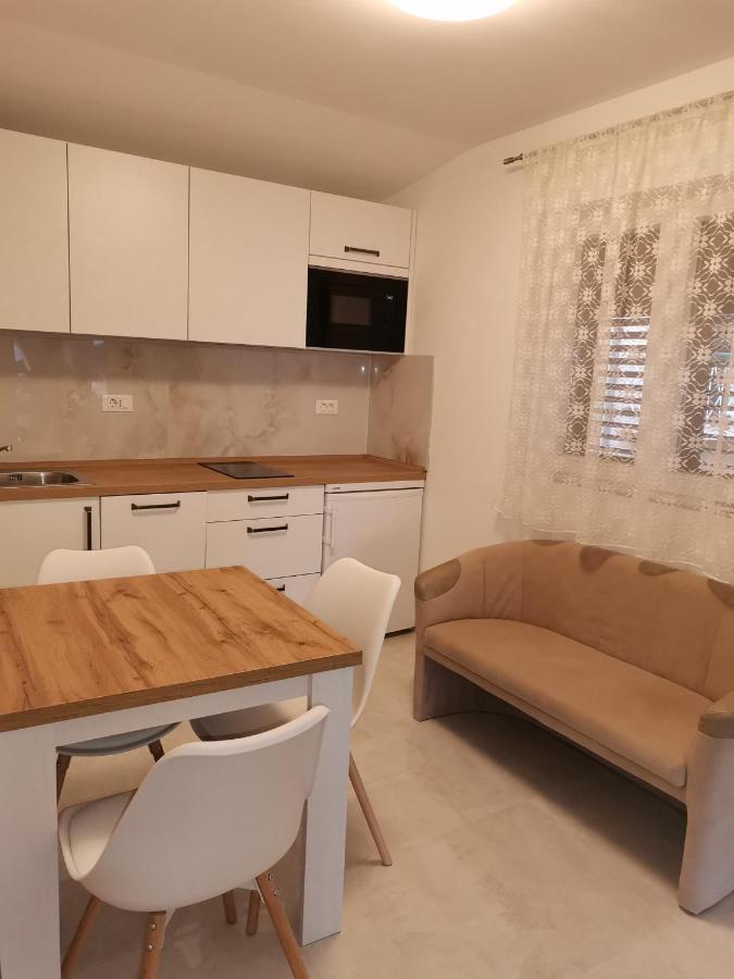 Apartment Luka Макарска Екстериор снимка